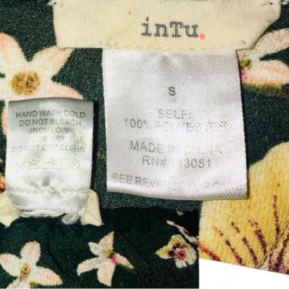 🍭 Boho inTu Green Floral Print Off The Shoulder Crop Top Size Small EUC - Picture 6 of 16